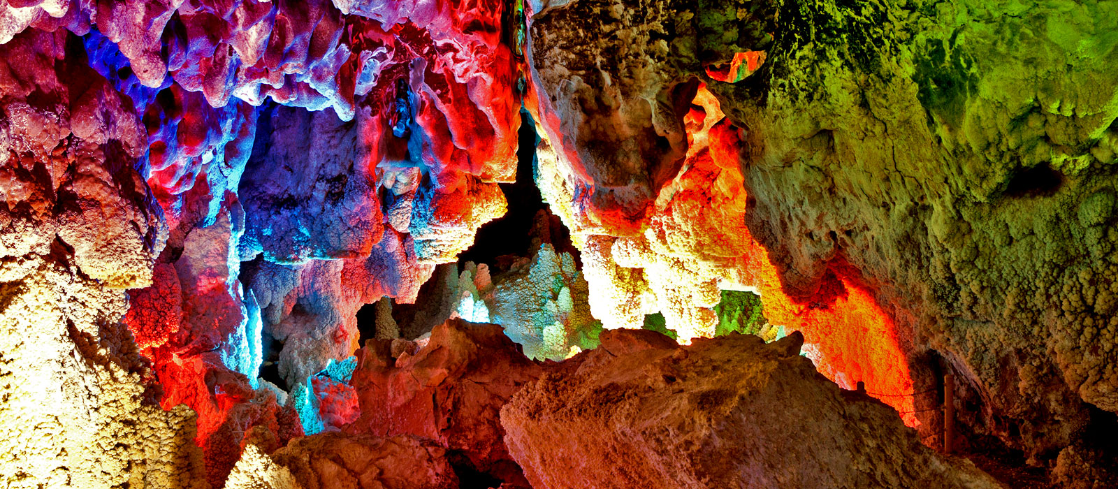 Delijan Nakhjir Cave